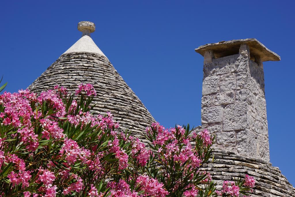 Trulli Holiday Albergo Diffuso Альберобелло Экстерьер фото