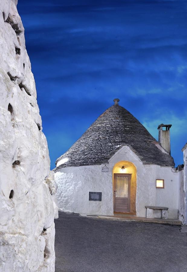 Trulli Holiday Albergo Diffuso Альберобелло Экстерьер фото